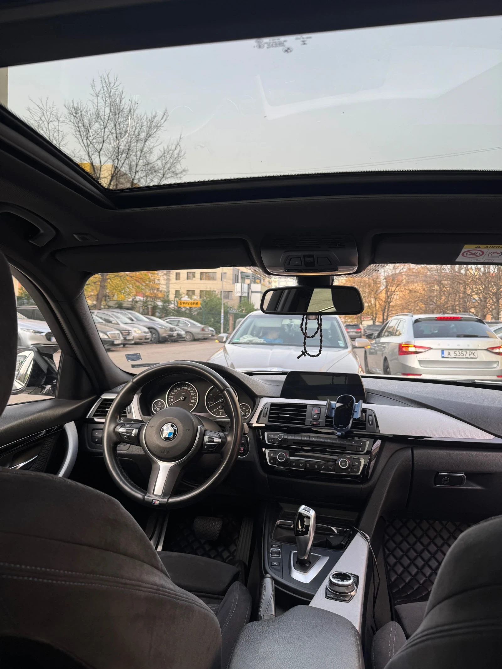 BMW 320 BMW 320d xDrive M-pack, снимка 11 - Автомобили и джипове - 53799956