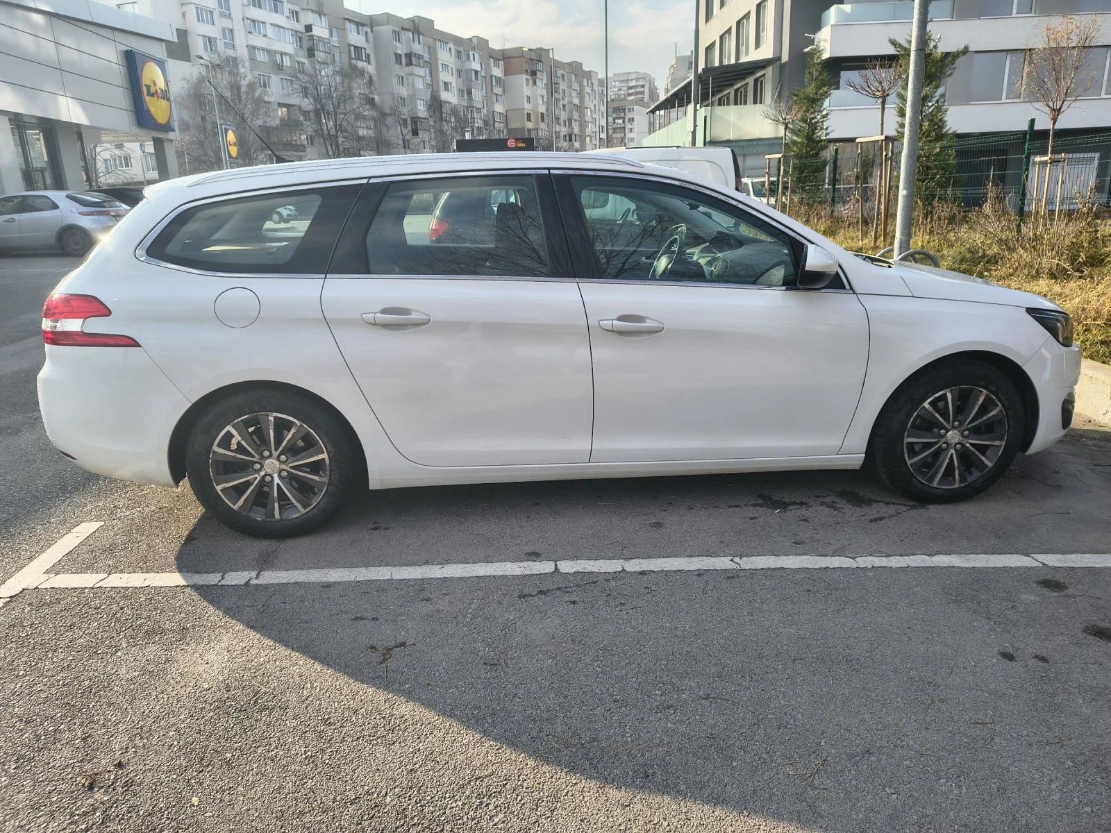 Peugeot 308 SW 1.2 puretech allure - изображение 4