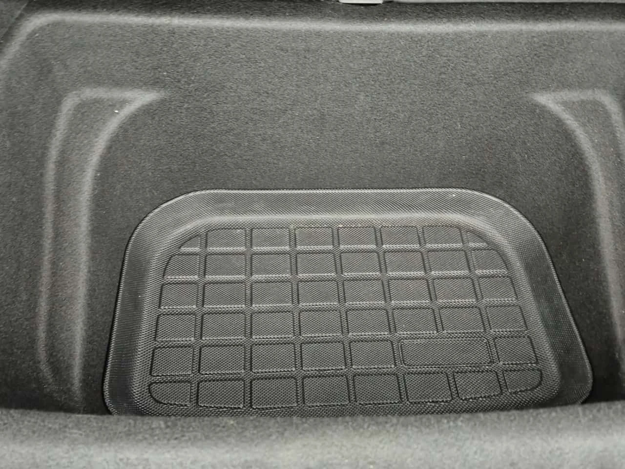 Tesla Model Y  LONG RANGE AWD| АВТОПИЛОТ| 360| ТЕРМОПОМПА| CARFA, снимка 16 - Автомобили и джипове - 53818724