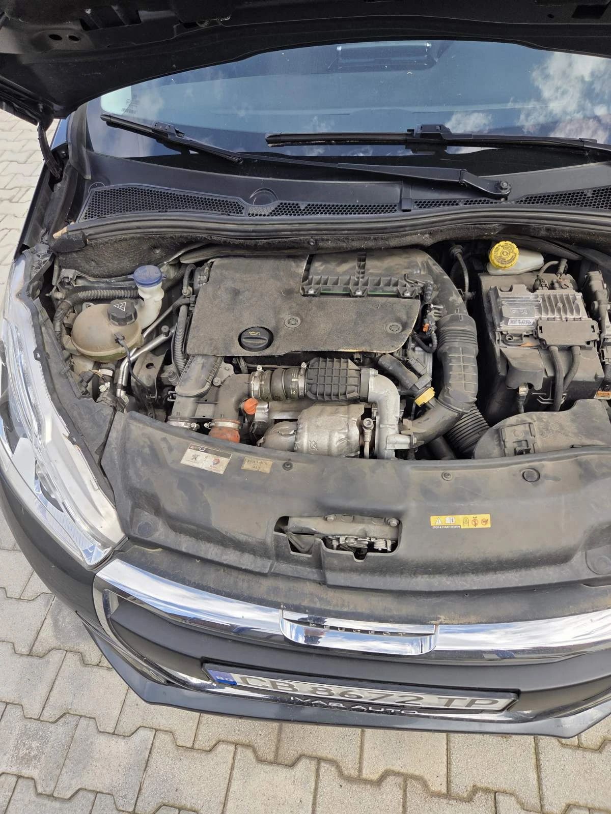 Peugeot 208, снимка 7 - Автомобили и джипове - 54158235