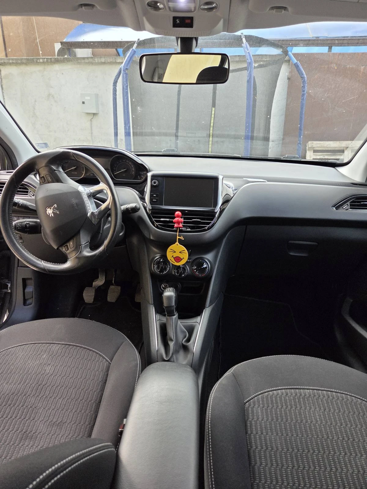 Peugeot 208, снимка 6 - Автомобили и джипове - 54158235