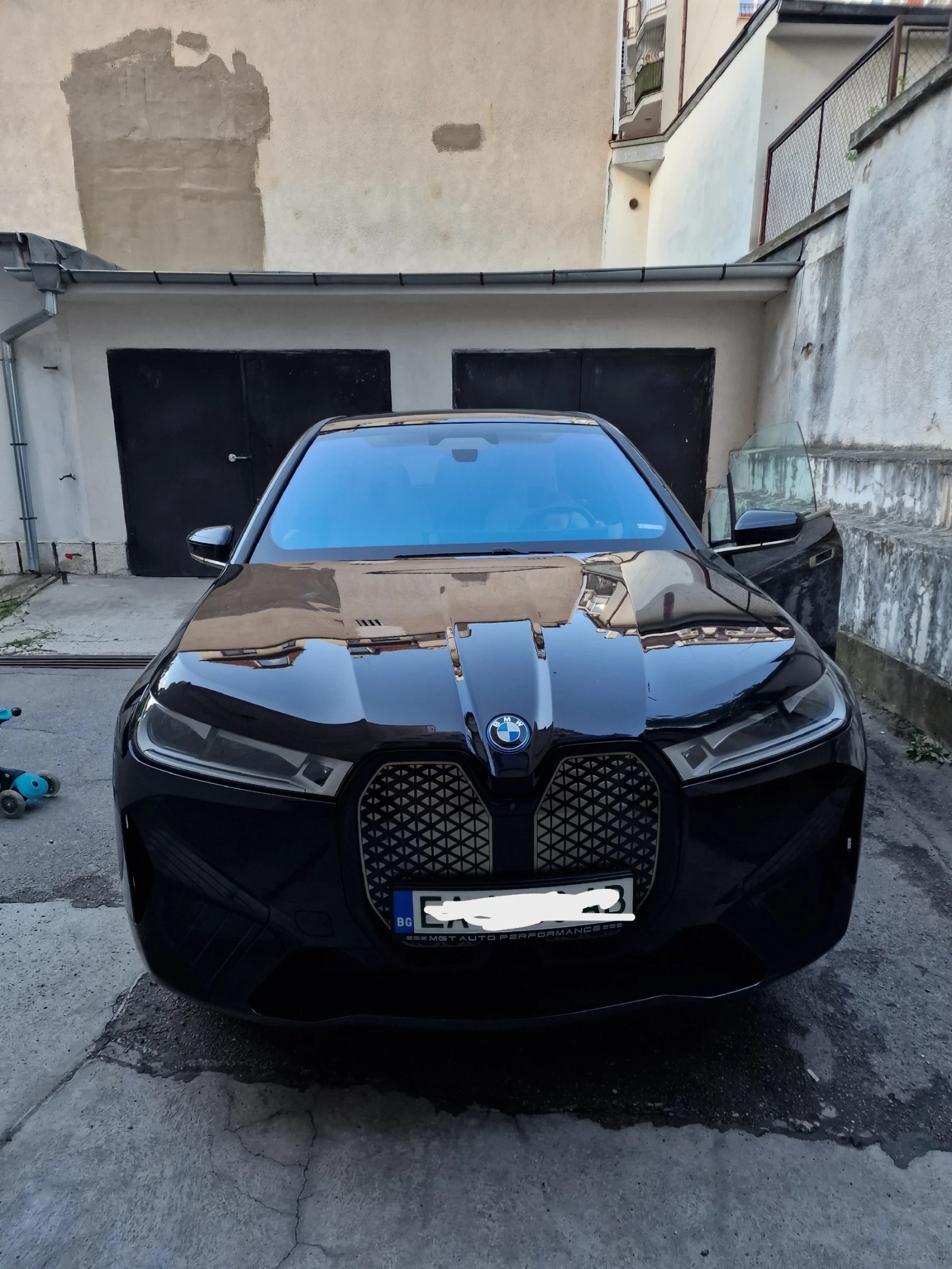 BMW iX xDrive 40, снимка 2 - Автомобили и джипове - 54427996