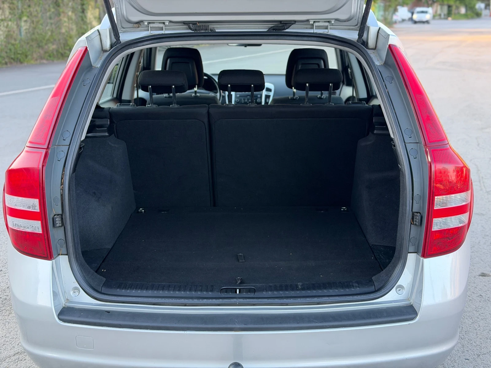 Kia Ceed 1.6 , снимка 11 - Автомобили и джипове - 54555810