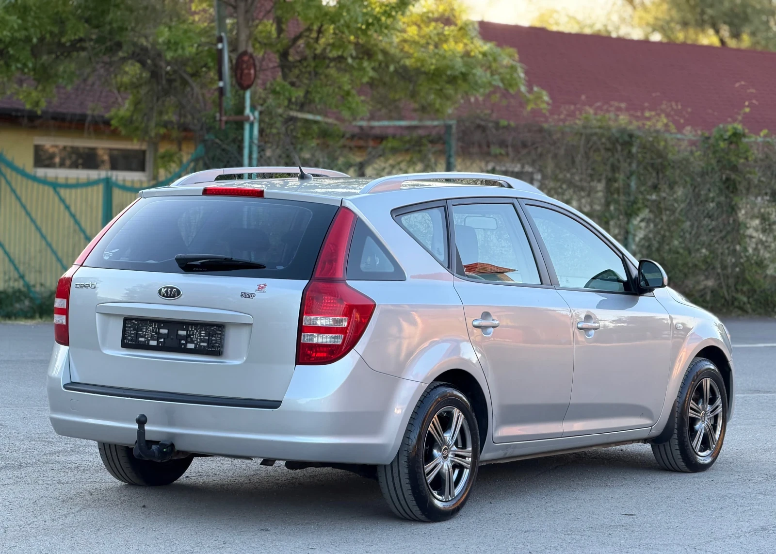 Kia Ceed 1.6 , снимка 3 - Автомобили и джипове - 54555810