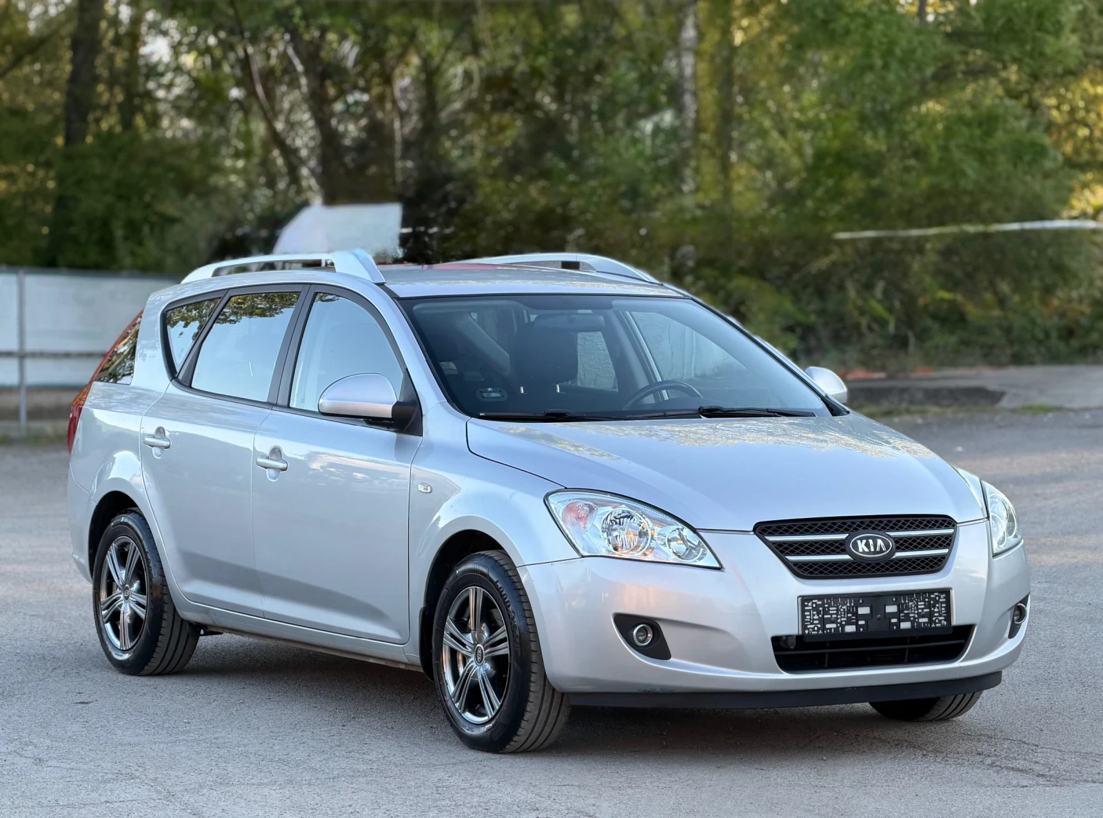 Kia Ceed 1.6 , снимка 2 - Автомобили и джипове - 54555810