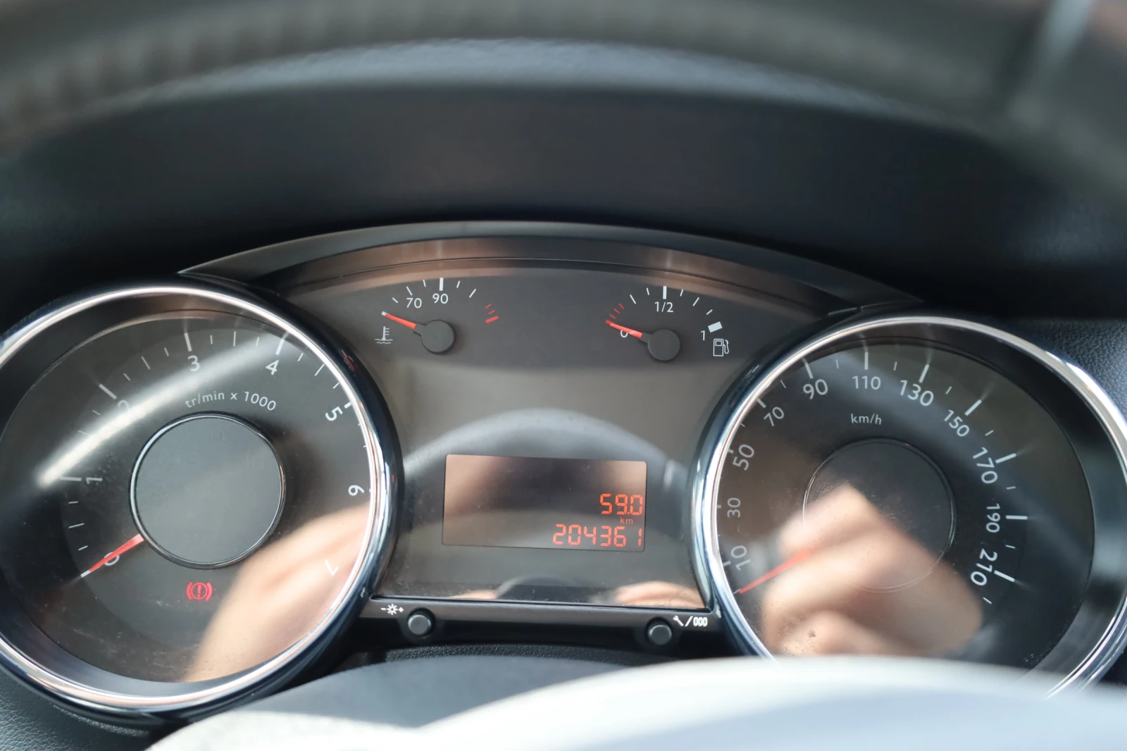 Peugeot 5008 1.6VTi, снимка 6 - Автомобили и джипове - 54609879