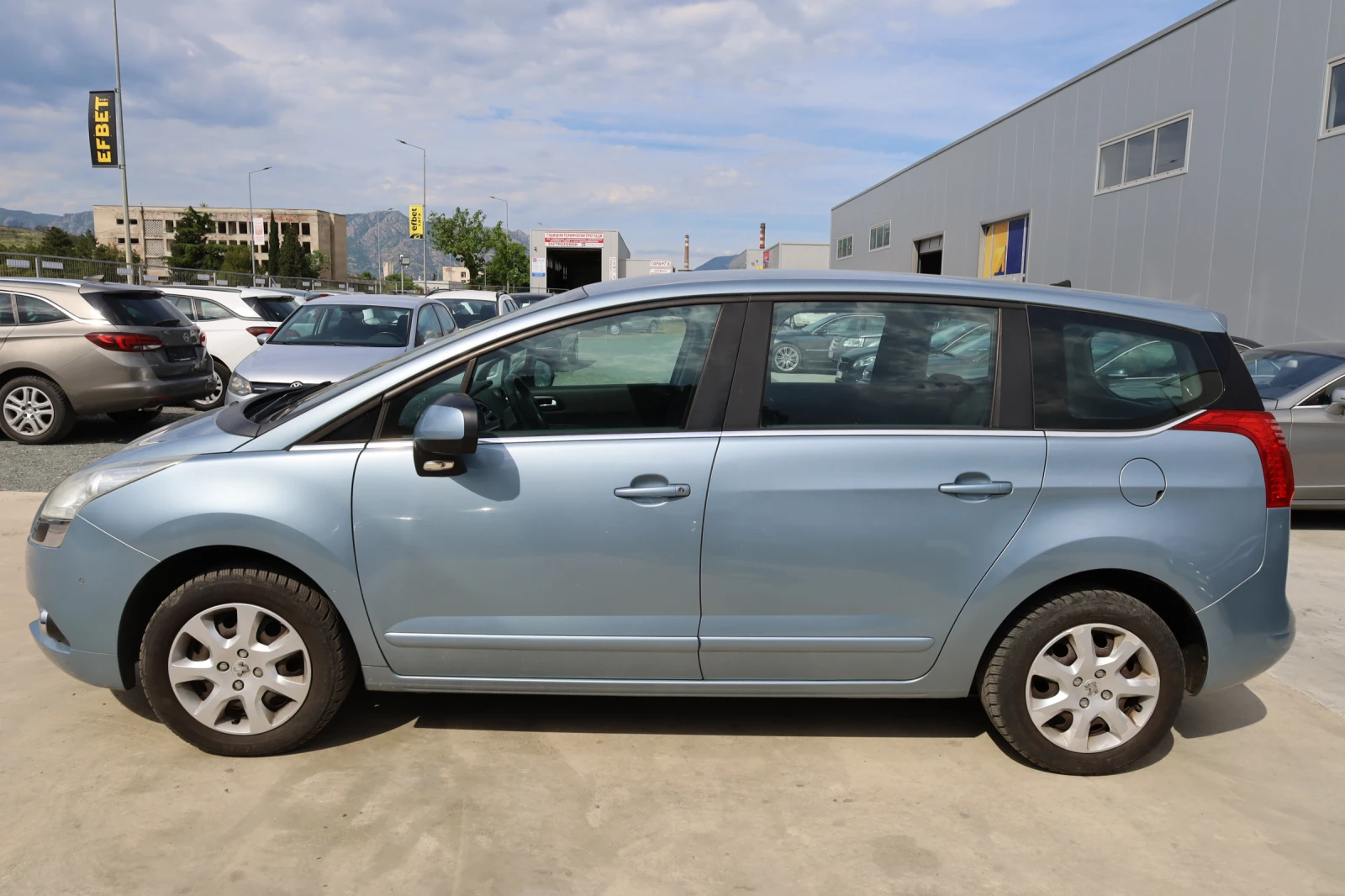 Peugeot 5008 1.6VTi, снимка 3 - Автомобили и джипове - 54609879