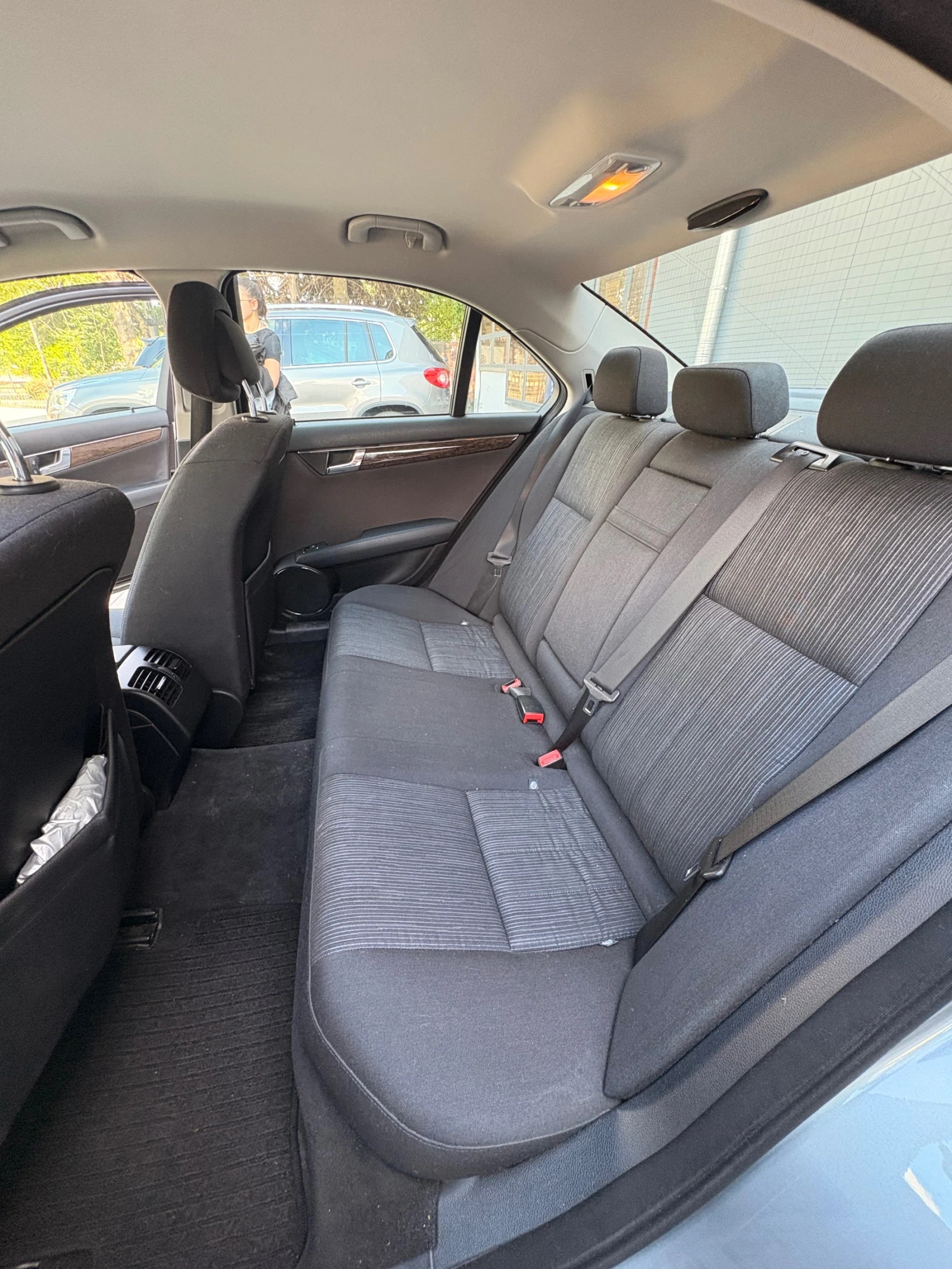 Mercedes-Benz C 220, снимка 6 - Автомобили и джипове - 54732150