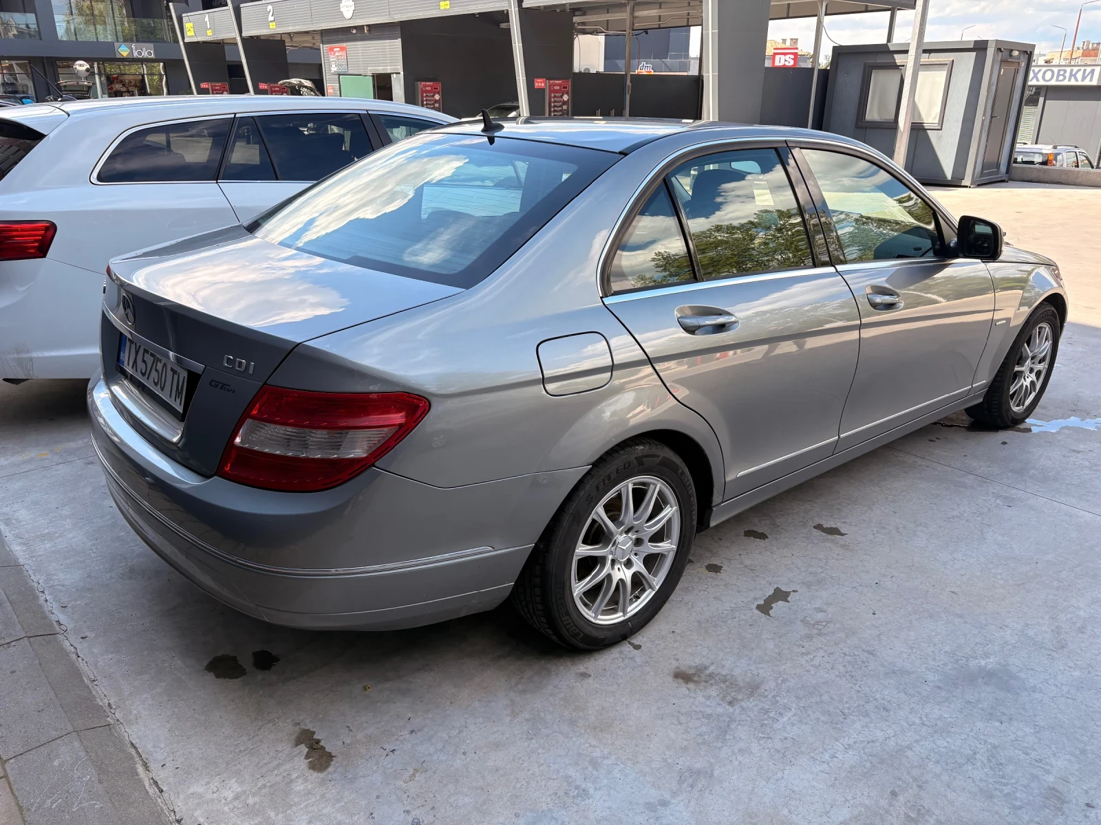 Mercedes-Benz C 220, снимка 3 - Автомобили и джипове - 54732150