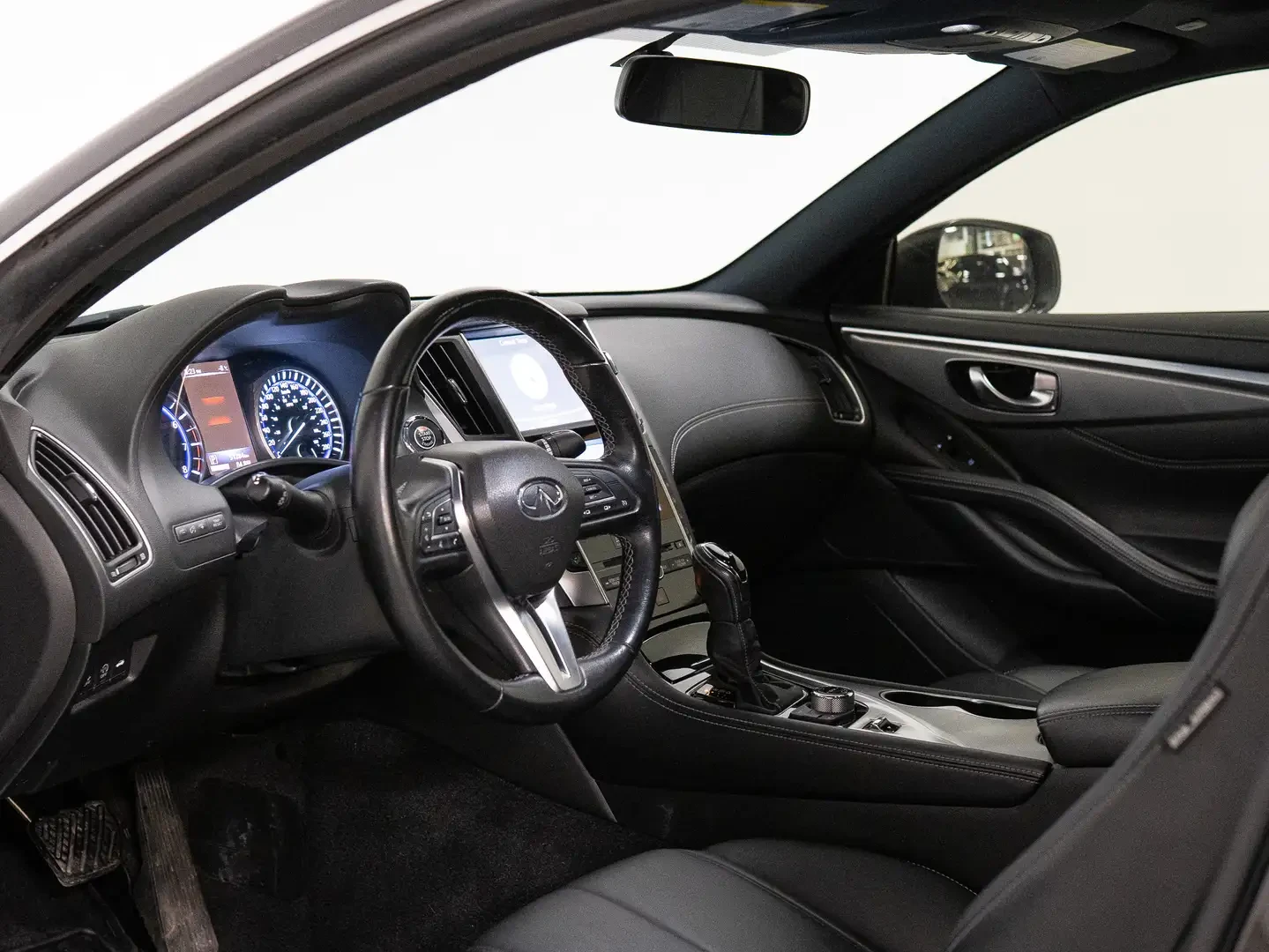 Infiniti Q60 2, снимка 8 - Автомобили и джипове - 54883914