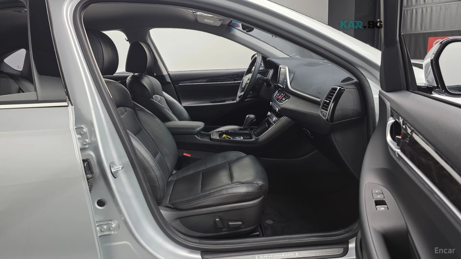 Hyundai Grandeur * IG* KEYLESS* Camera* ПОДГРЕВ* , снимка 10 - Автомобили и джипове - 55279209