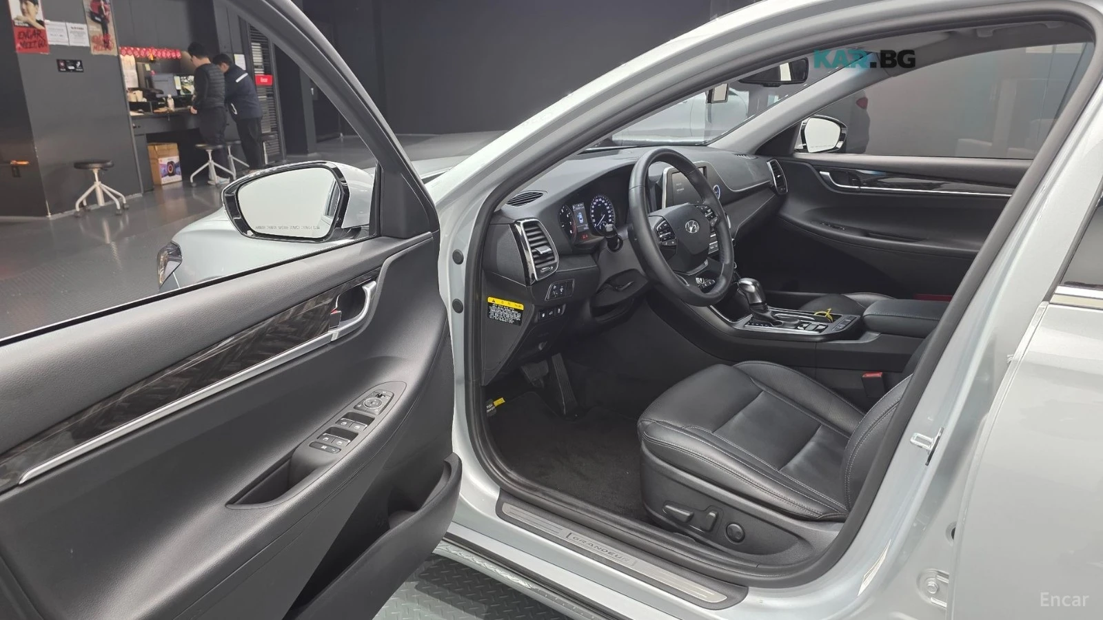 Hyundai Grandeur * IG* KEYLESS* Camera* ПОДГРЕВ* , снимка 11 - Автомобили и джипове - 55279209