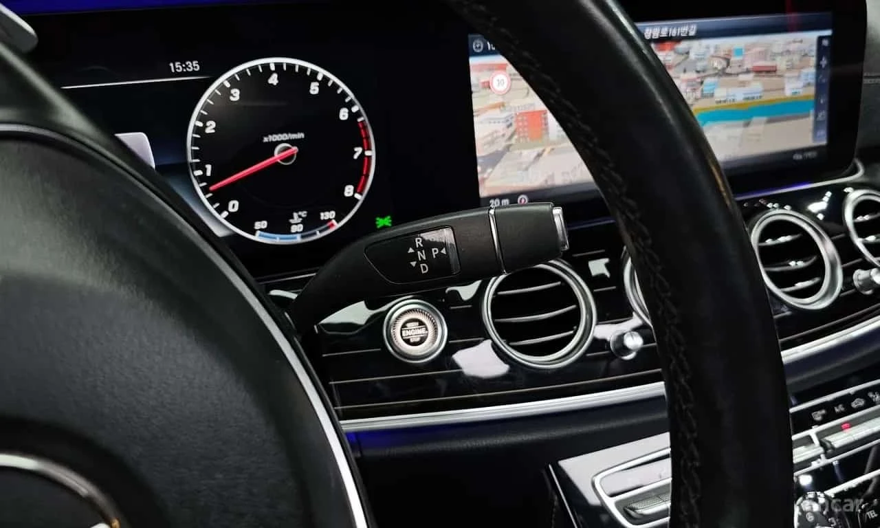 Mercedes-Benz E 400  4MATIC Exclusive /360 / DIS /ОБДУХВАНЕ/АВТОКРЕДИТ, снимка 9 - Автомобили и джипове - 55769490