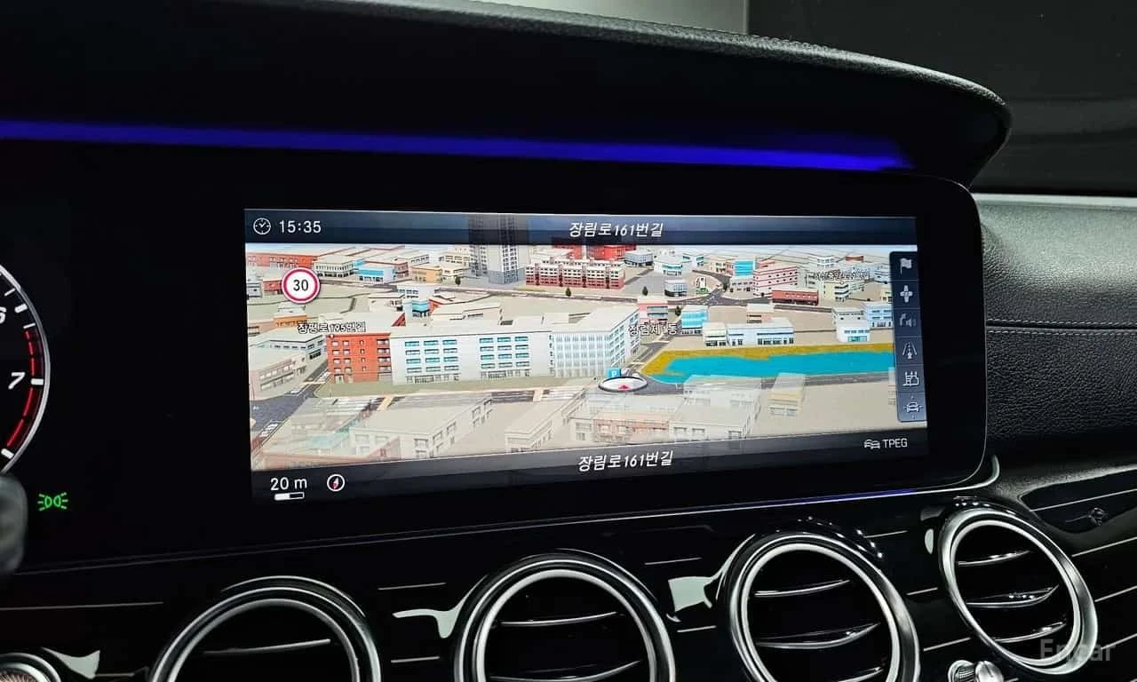 Mercedes-Benz E 400  4MATIC Exclusive /360 / DIS /ОБДУХВАНЕ/АВТОКРЕДИТ, снимка 14 - Автомобили и джипове - 55769490