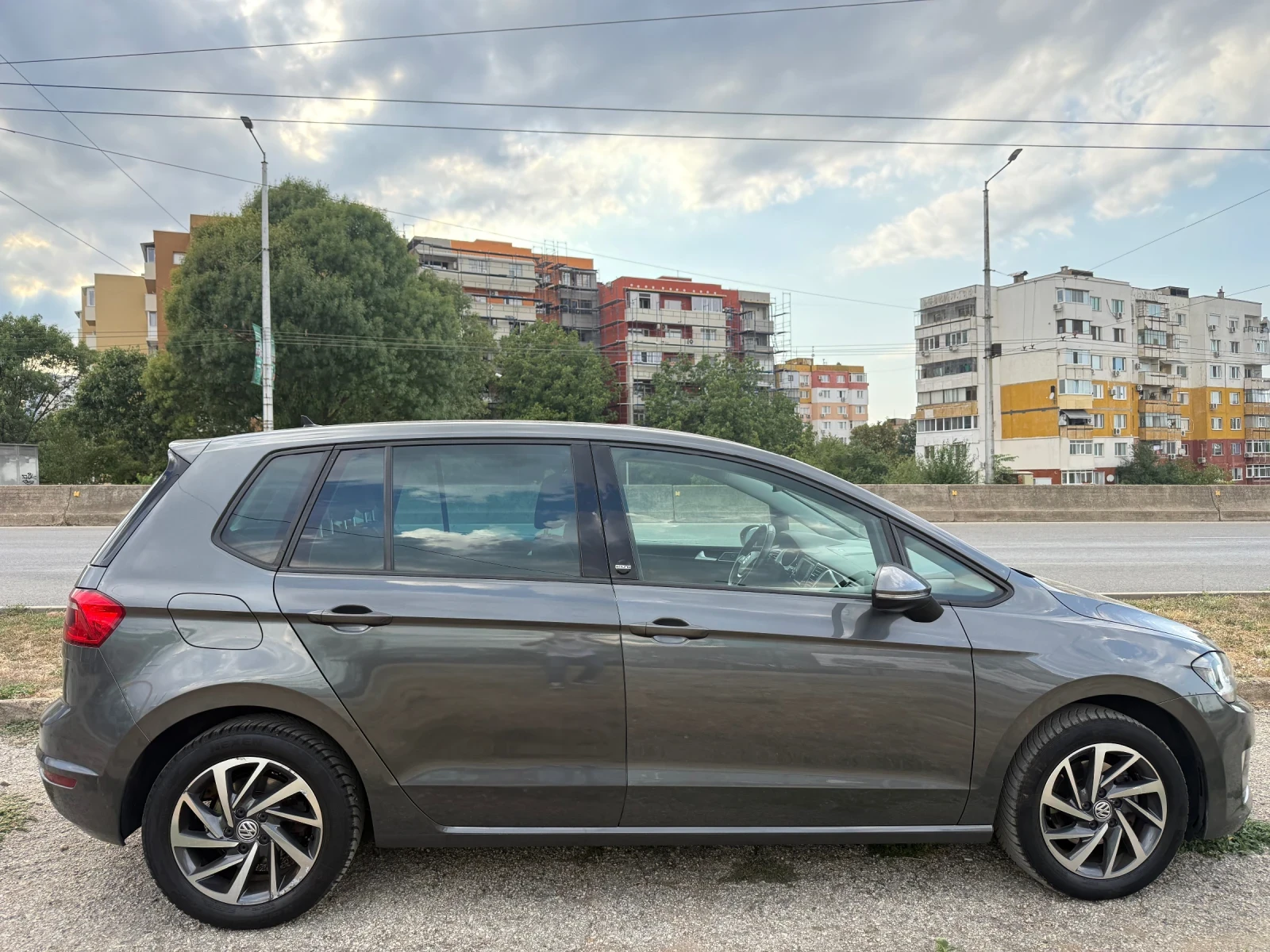 VW Sportsvan 1, 4 avtomat/benzin, снимка 3 - Автомобили и джипове - 55808014