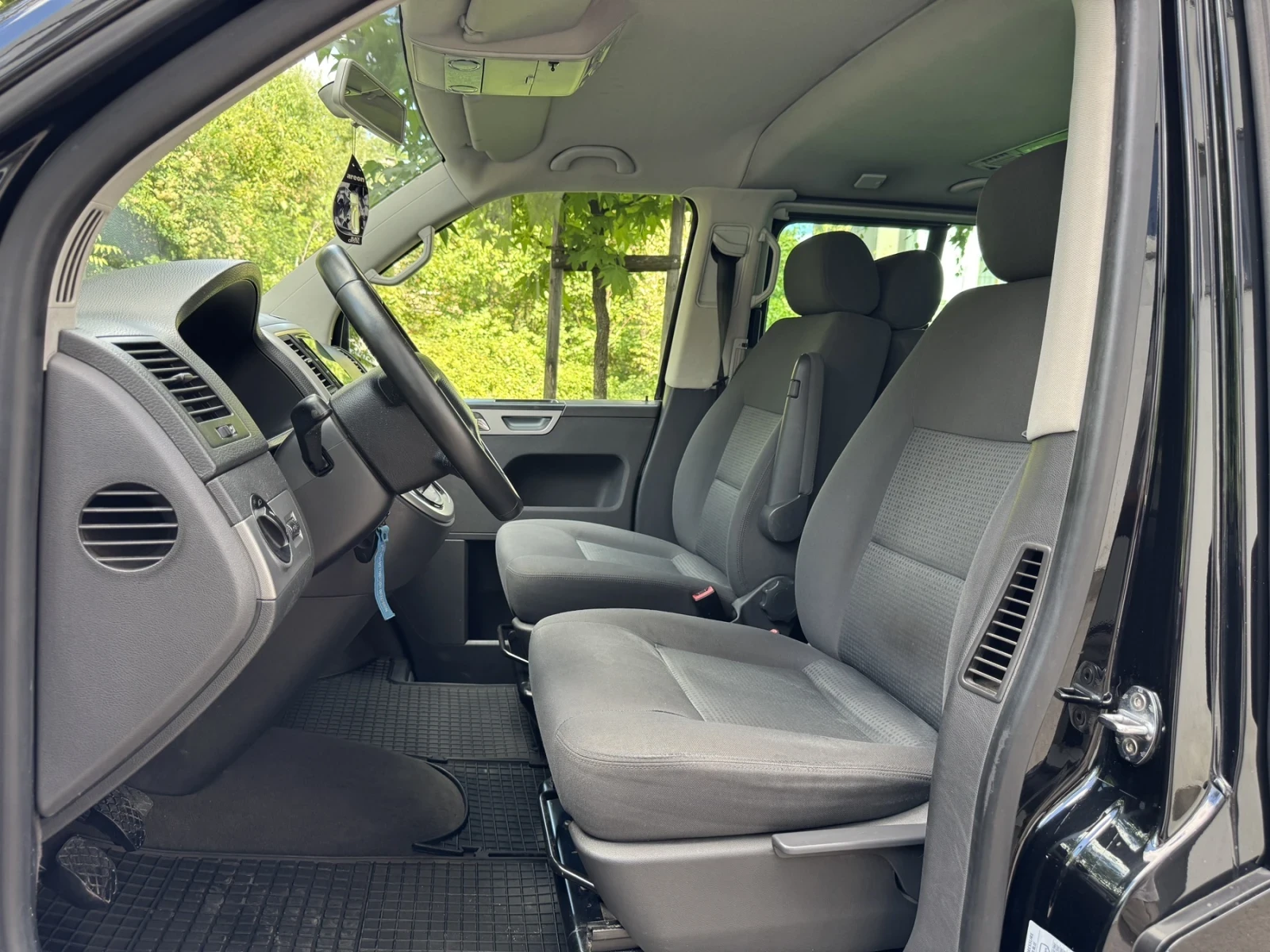 VW Multivan 2.5TDI / 6+ 1, снимка 10 - Автомобили и джипове - 55976815