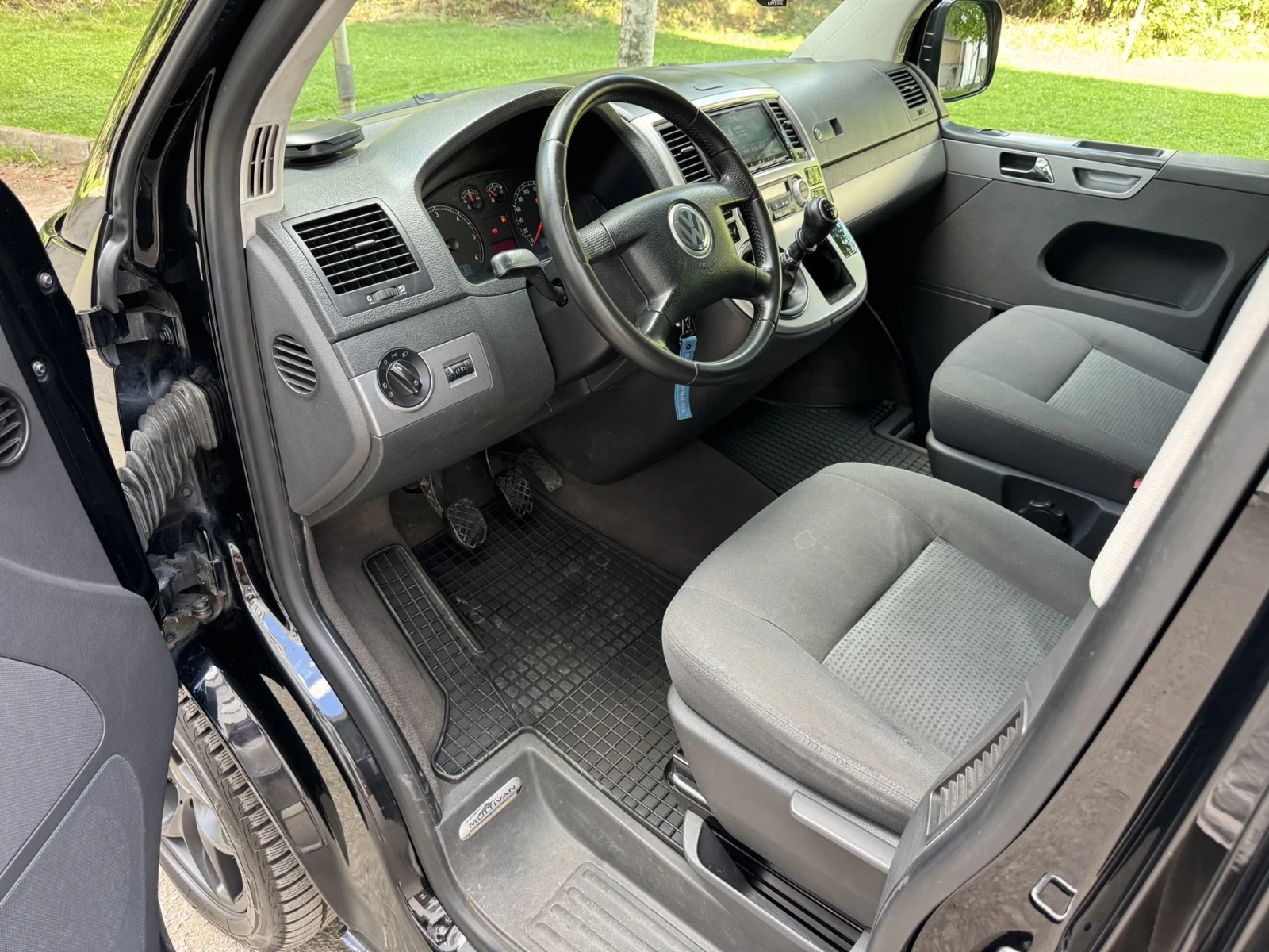 VW Multivan 2.5TDI / 6+ 1, снимка 9 - Автомобили и джипове - 55976815