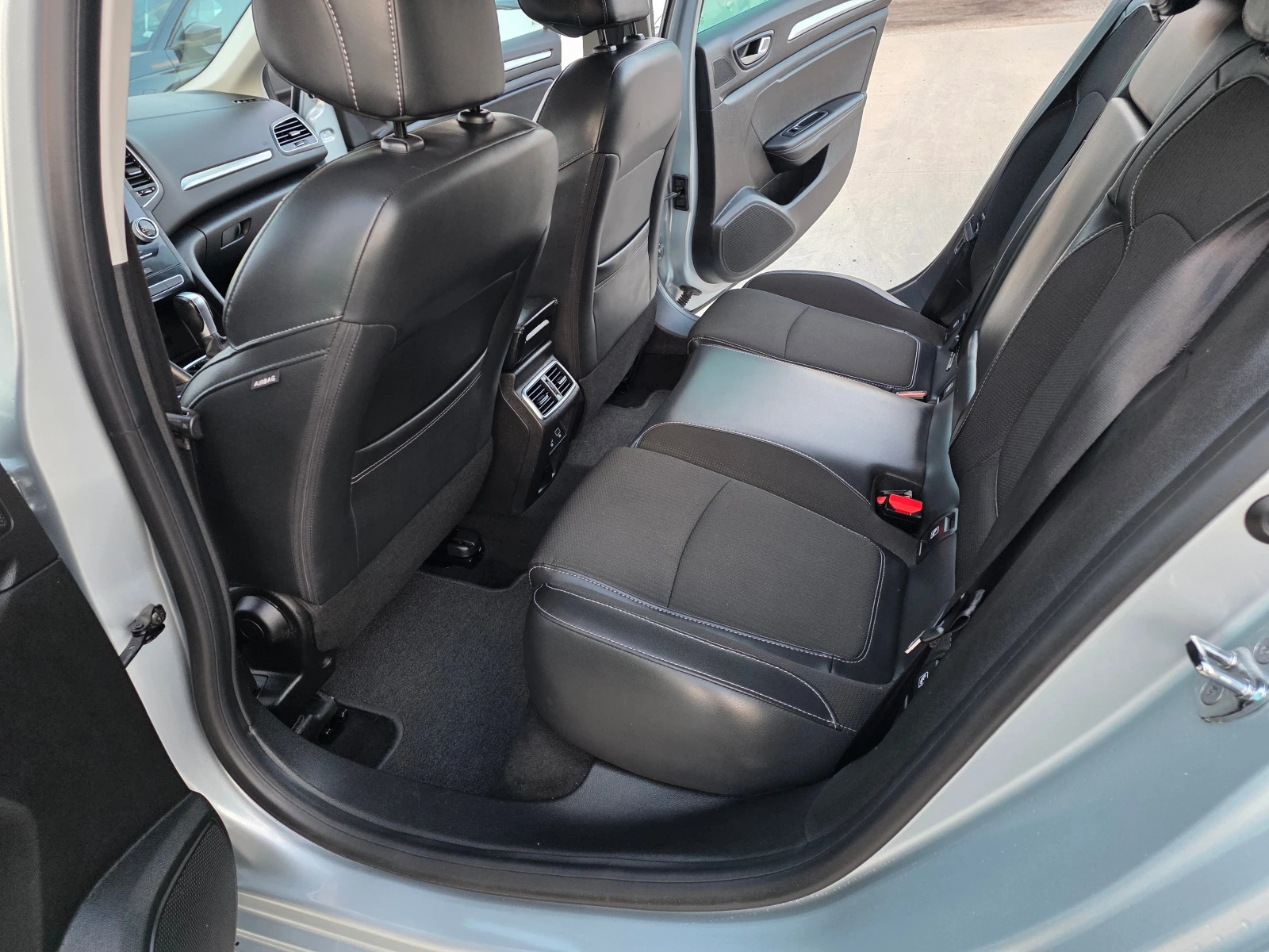 Renault Megane ���-�/� 1.5 DCI 115 �� | Mobile.bg � ����������� 12