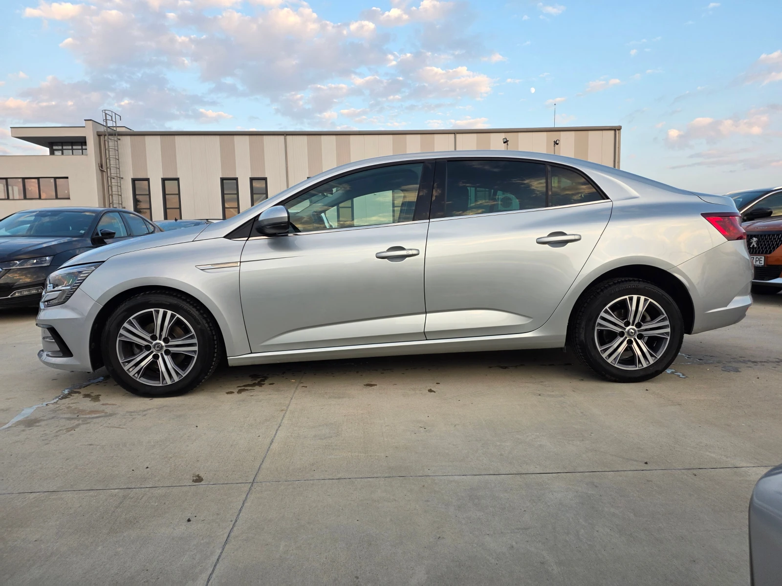 Renault Megane ���-�/� 1.5 DCI 115 �� | Mobile.bg � ����������� 2