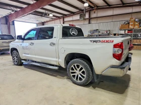 Toyota Tundra 5.7l Crewmax Sr5, снимка 2