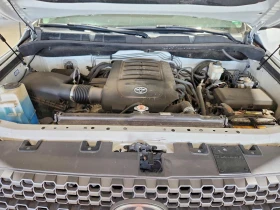 Toyota Tundra 5.7l Crewmax Sr5, снимка 11