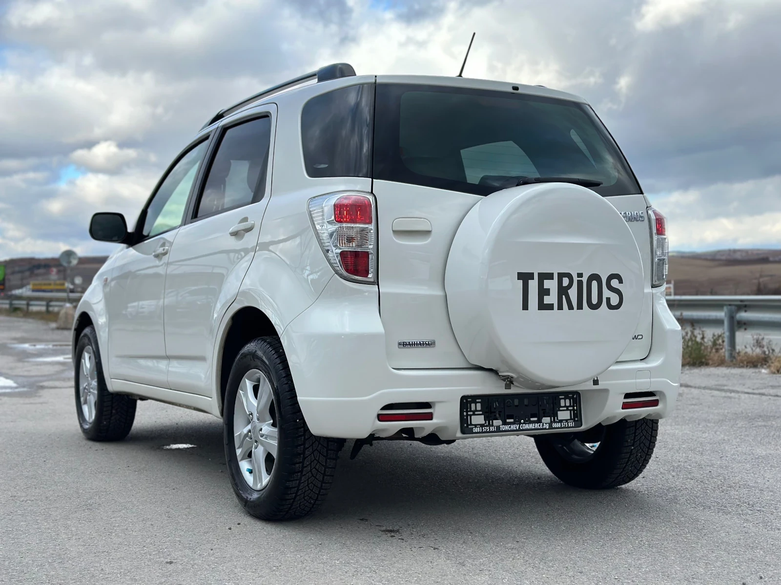 Daihatsu Terios 1.5i-4x4-AUTOMAT-KLIMATRONIK-KOJA-TOP-NEW-FULL - изображение 4