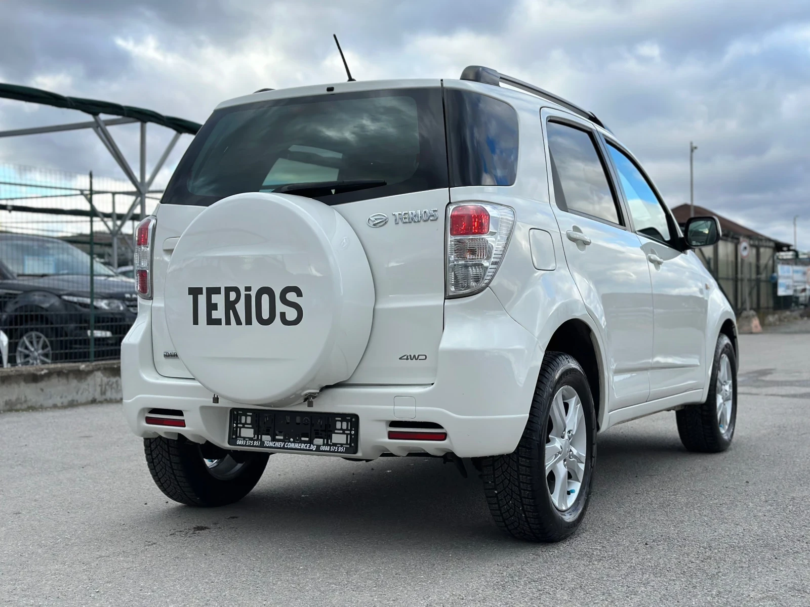 Daihatsu Terios 1.5i-4x4-AUTOMAT-KLIMATRONIK-KOJA-TOP-NEW-FULL - изображение 6