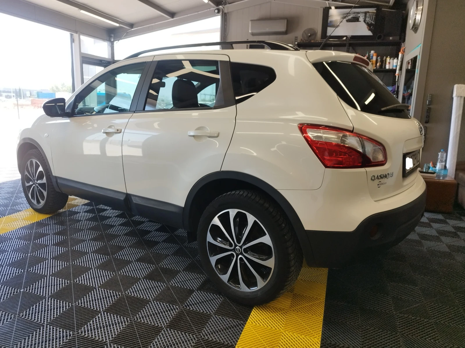 Nissan Qashqai 2.0dci 4x4 Automatic - изображение 4
