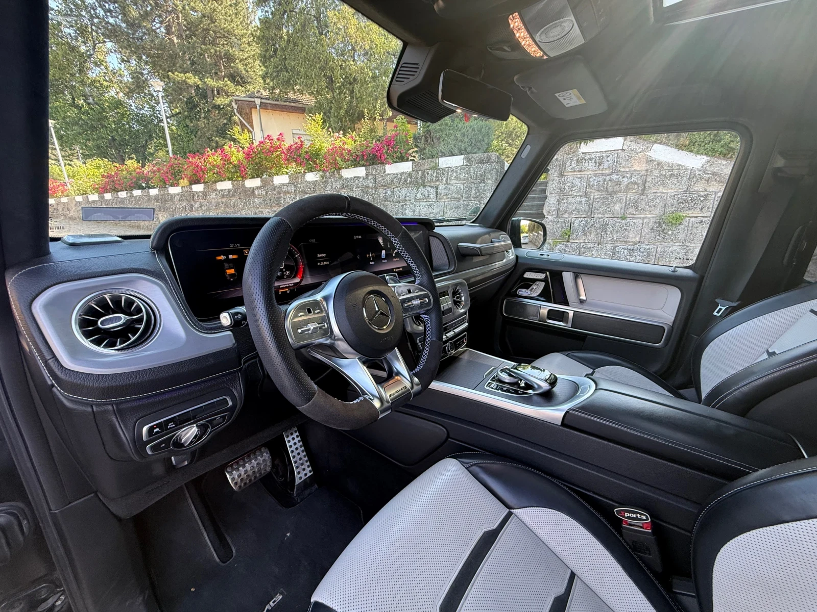 Mercedes-Benz G 63 AMG 3D BUR* MAGNO* 360* LANEASSIST* AMBIENT, снимка 12 - Автомобили и джипове - 53803975