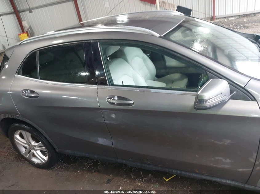 Mercedes-Benz GLA 250 2.0l, снимка 13 - Автомобили и джипове - 54116828