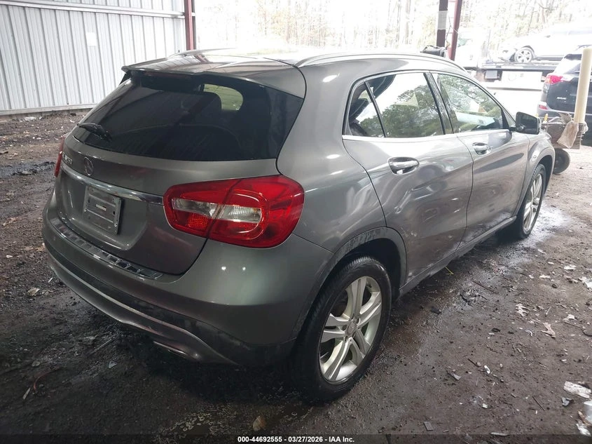 Mercedes-Benz GLA 250 2.0l, снимка 4 - Автомобили и джипове - 54116828