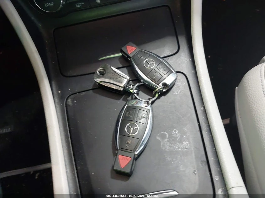 Mercedes-Benz GLA 250 2.0l, снимка 11 - Автомобили и джипове - 54116828