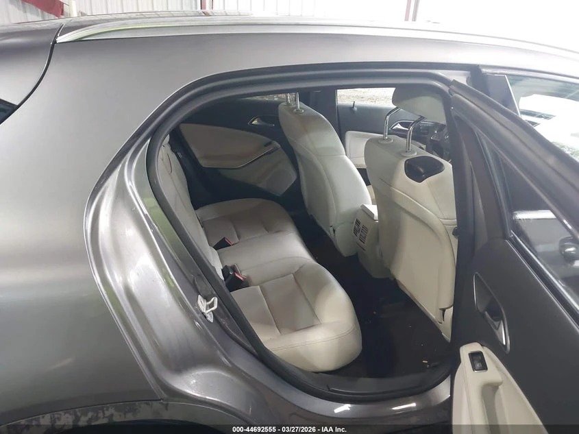 Mercedes-Benz GLA 250 2.0l, снимка 8 - Автомобили и джипове - 54116828