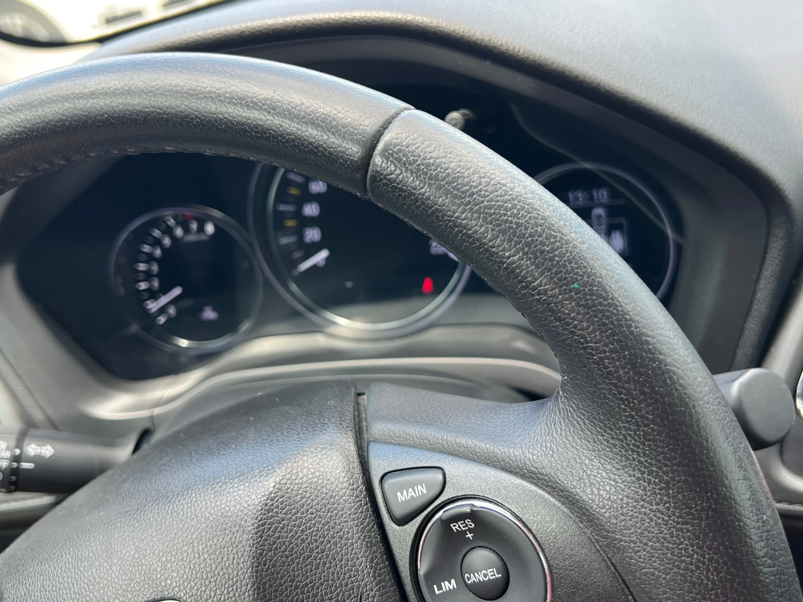 Honda Hr-v 1.5I-VTEC, ELEGANCE, FULL SERVICE HONDA-KATO HOB!!, снимка 13 - Автомобили и джипове - 54930681