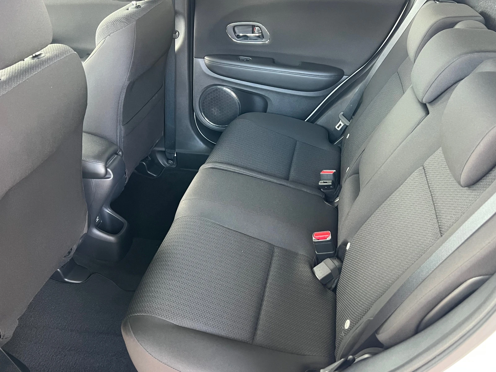 Honda Hr-v 1.5I-VTEC, ELEGANCE, FULL SERVICE HONDA-KATO HOB!!, снимка 14 - Автомобили и джипове - 54930681