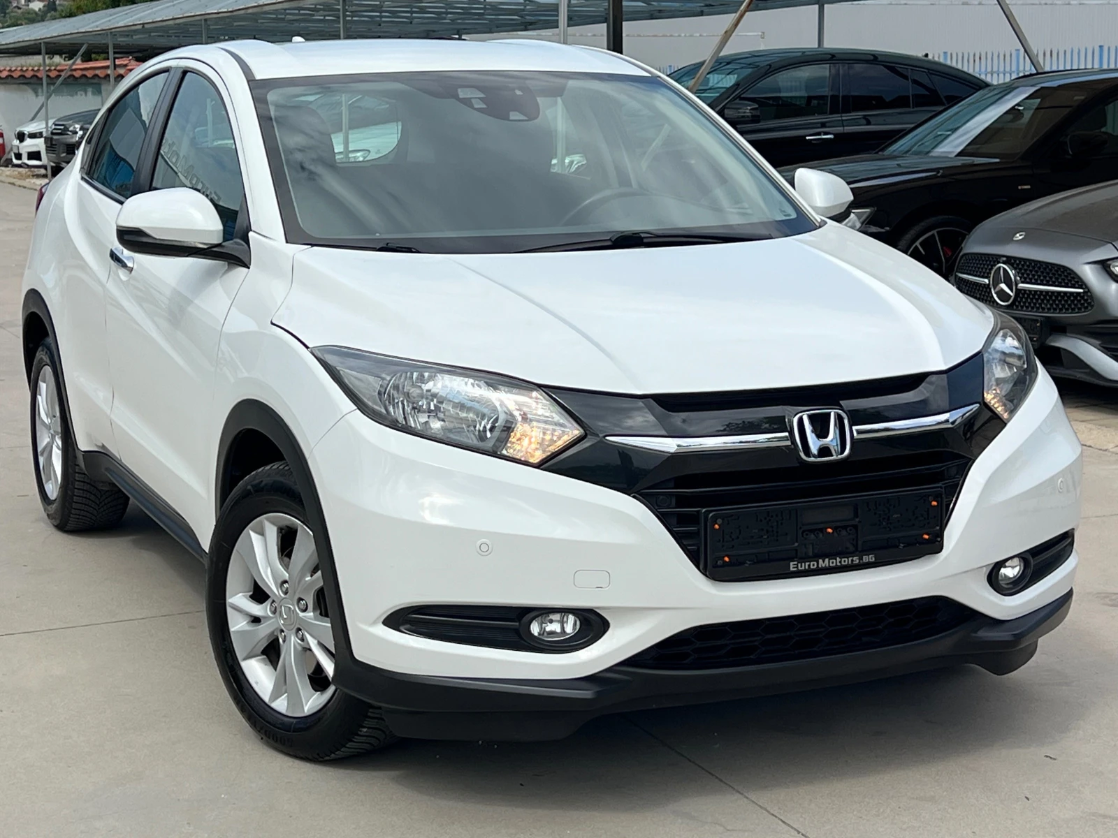 Honda Hr-v 1.5I-VTEC, ELEGANCE, FULL SERVICE HONDA-KATO HOB!!, снимка 3 - Автомобили и джипове - 54930681