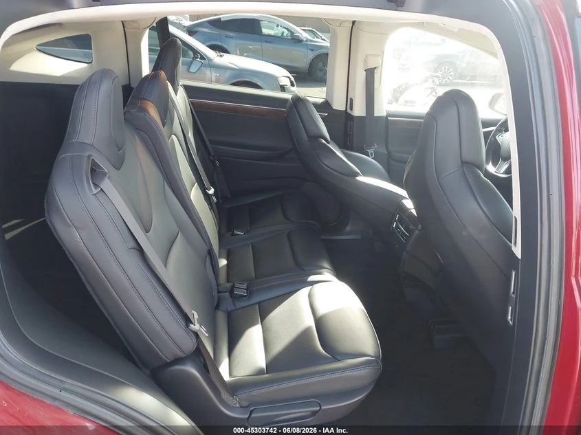Tesla Model X 90D, снимка 6 - Автомобили и джипове - 55097038