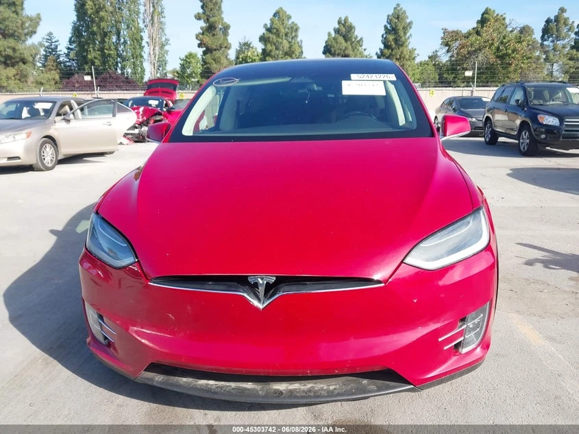 Tesla Model X 90D, снимка 10 - Автомобили и джипове - 55097038