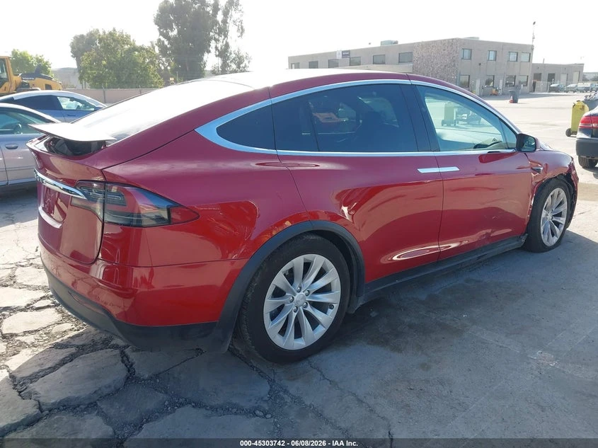 Tesla Model X 90D, снимка 4 - Автомобили и джипове - 55097038
