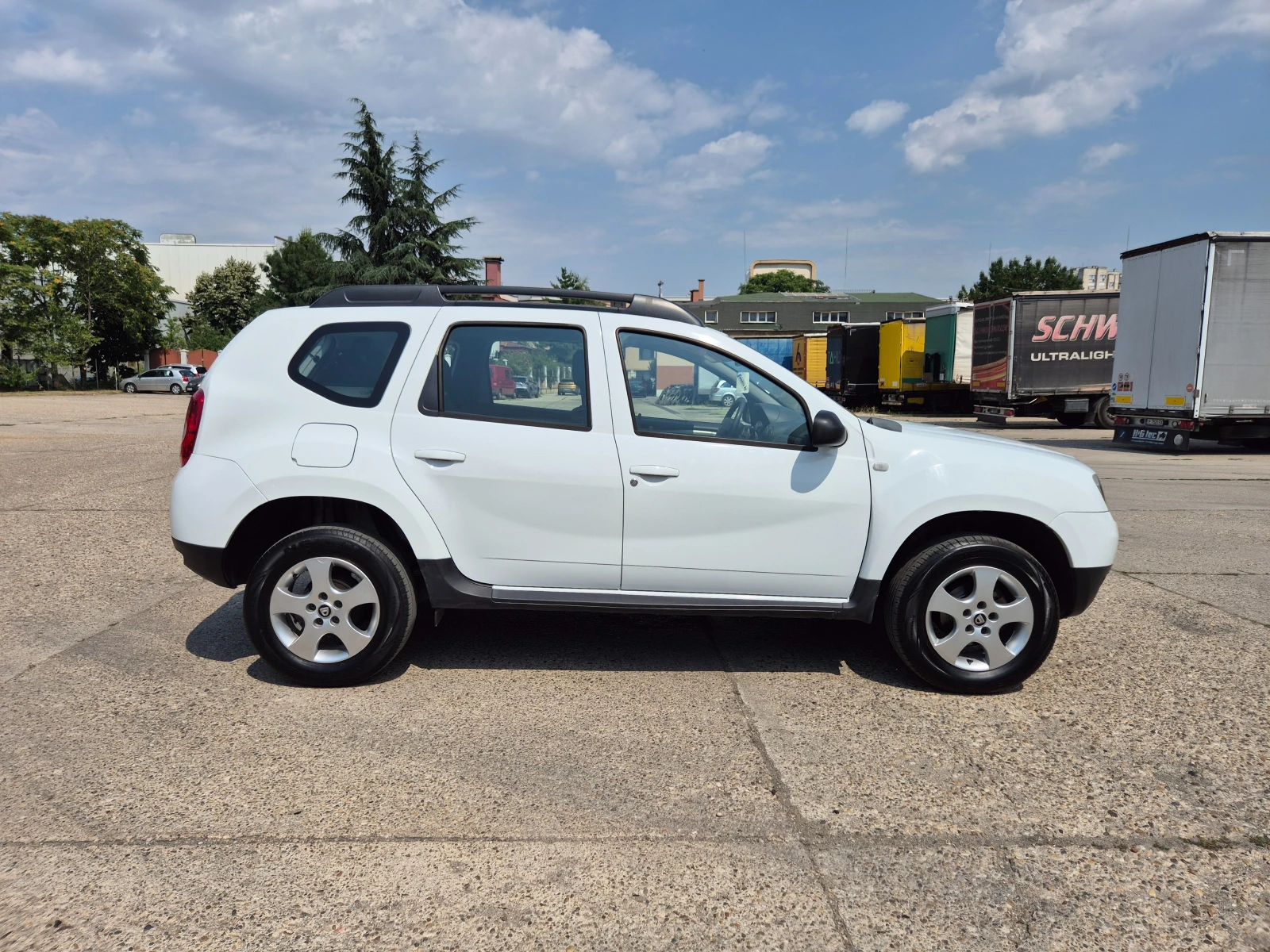 Dacia Duster 1.6i-Газ, Италия, снимка 4 - Автомобили и джипове - 55352435