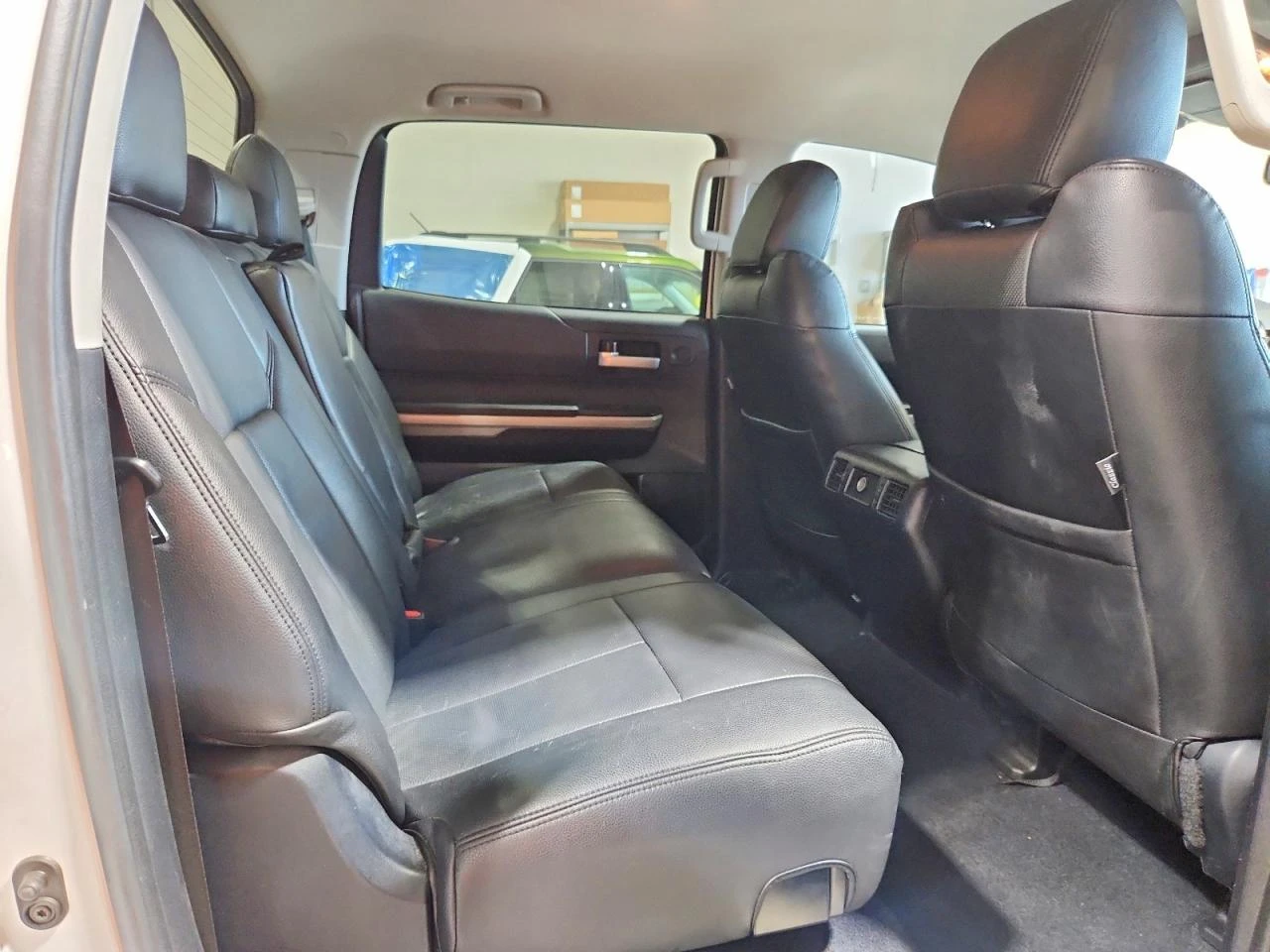 Toyota Tundra 5.7l Crewmax Sr5, снимка 10 - Автомобили и джипове - 55382684