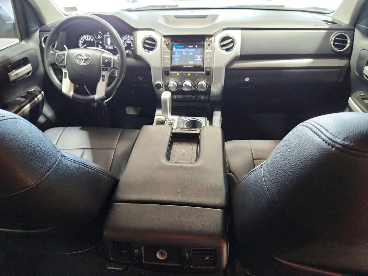 Toyota Tundra 5.7l Crewmax Sr5, снимка 8 - Автомобили и джипове - 55382684