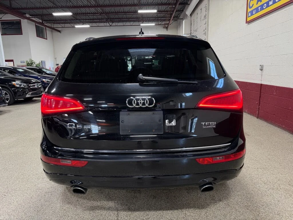 Audi Q5 Панорама * Keyless * АвтоКредит (ЦЕНА ДО БГ), снимка 5 - Автомобили и джипове - 56239656