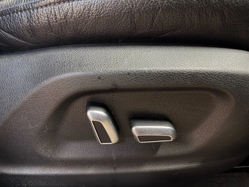 Audi Q5 Панорама * Keyless * АвтоКредит (ЦЕНА ДО БГ), снимка 14 - Автомобили и джипове - 56239656