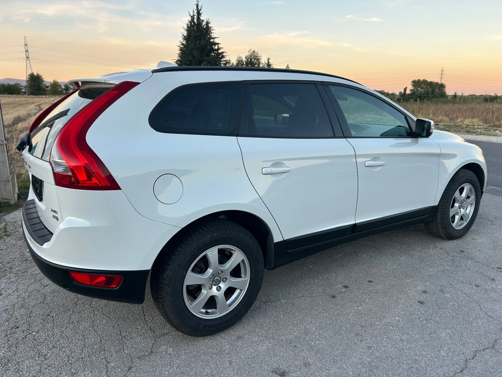 Volvo XC60 2.4 D5, снимка 4 - Автомобили и джипове - 56368218