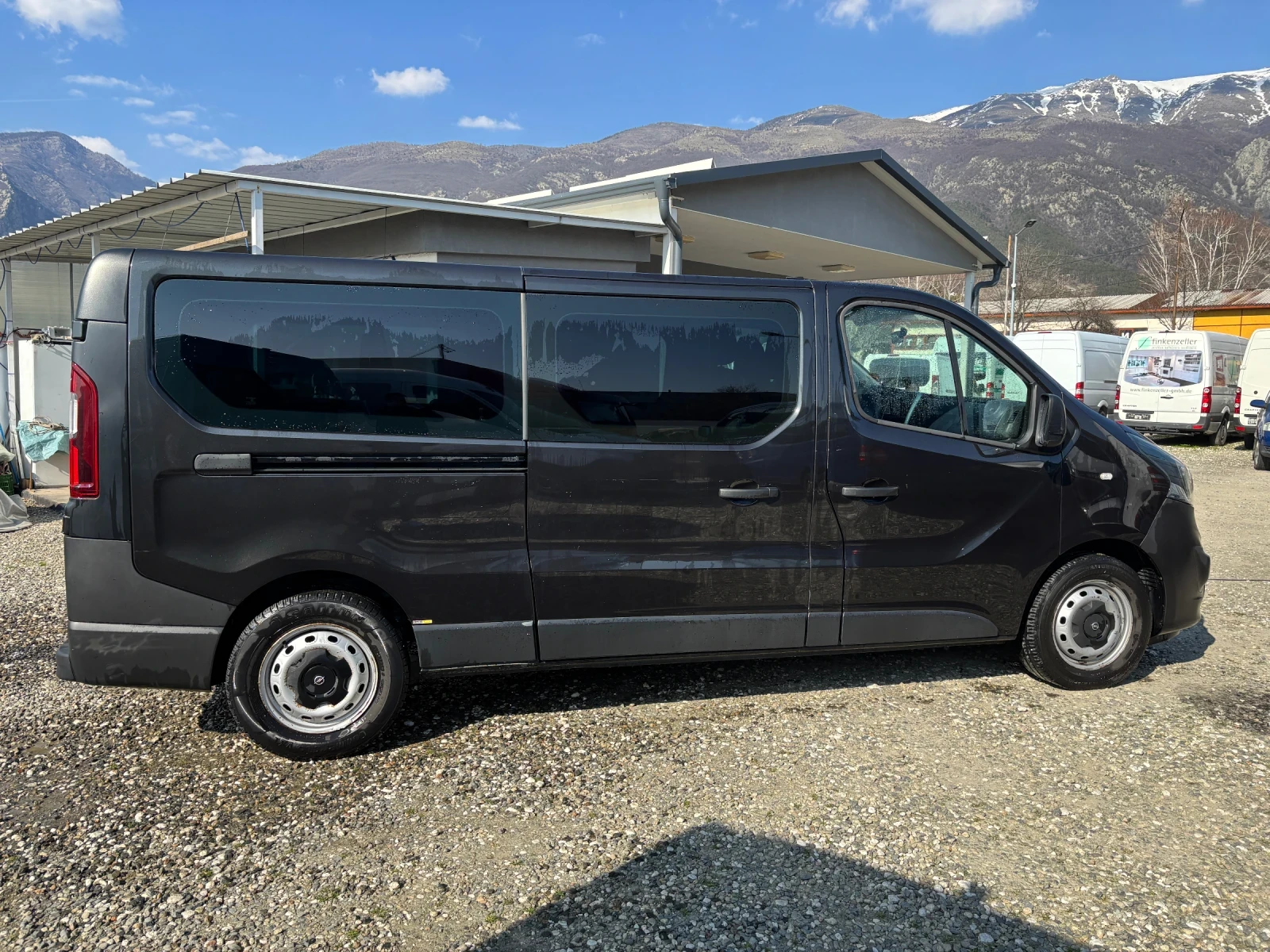 Opel Vivaro 9 МЕСТА КЛИМА MAXI EURO5B , снимка 3 - Бусове и автобуси - 53746345