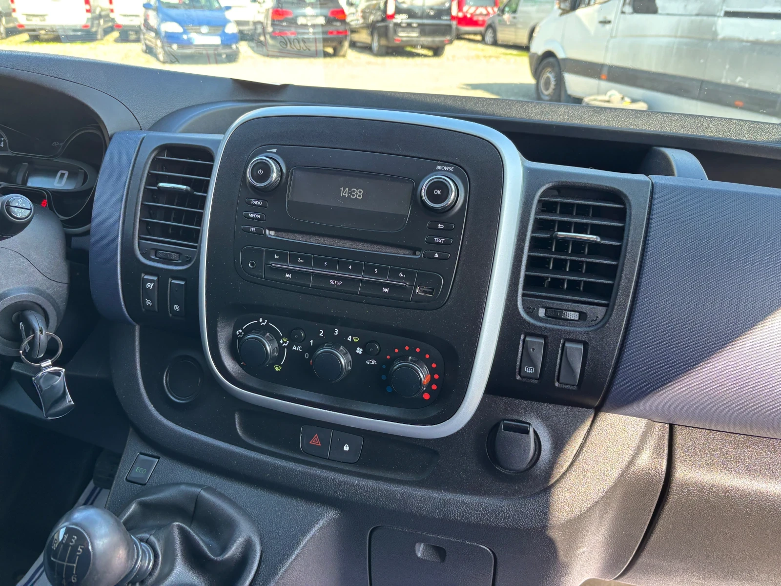 Opel Vivaro 9 МЕСТА КЛИМА MAXI EURO5B , снимка 16 - Бусове и автобуси - 53746345