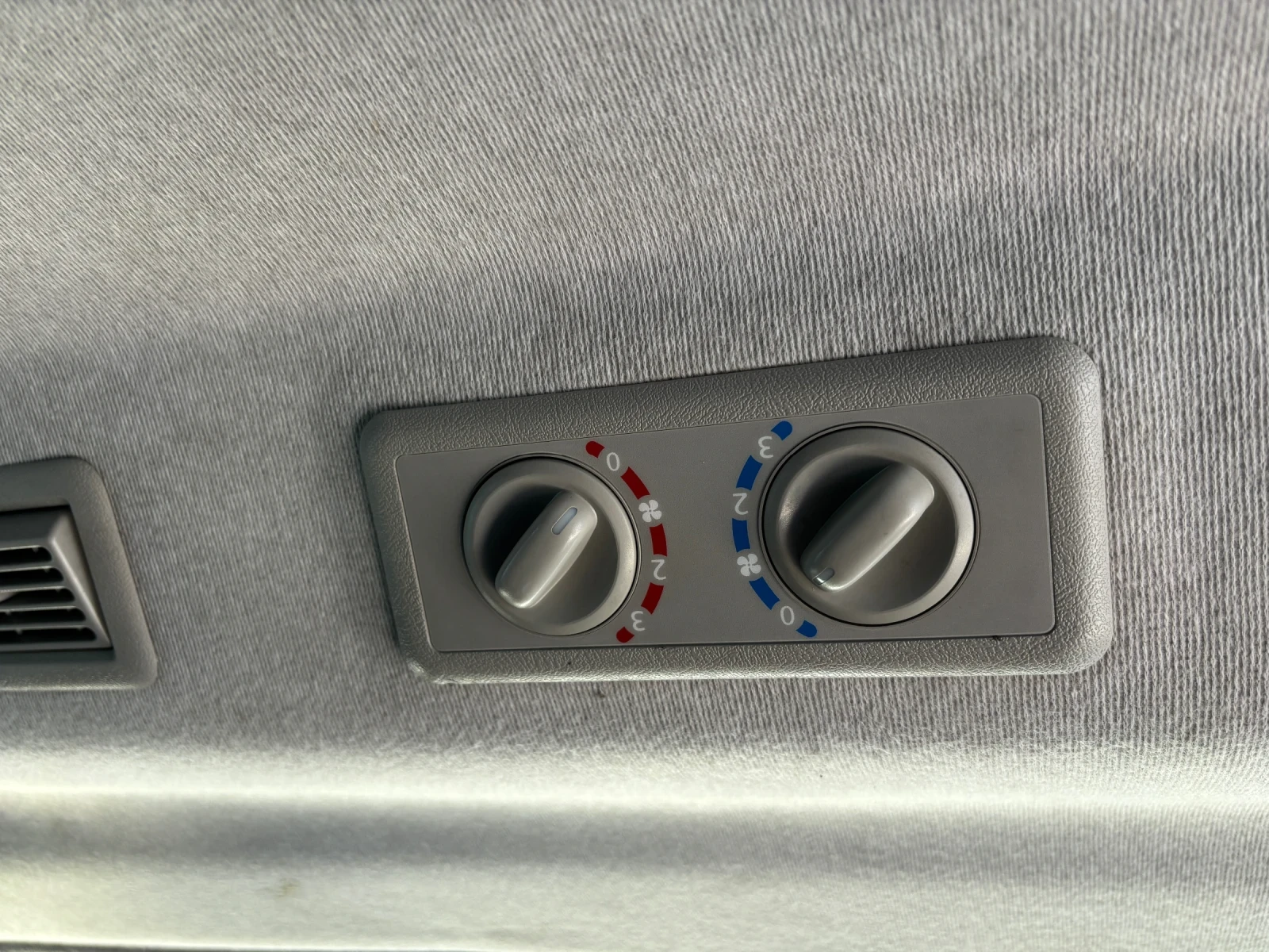 Opel Vivaro 9 МЕСТА КЛИМА MAXI EURO5B , снимка 15 - Бусове и автобуси - 53746345