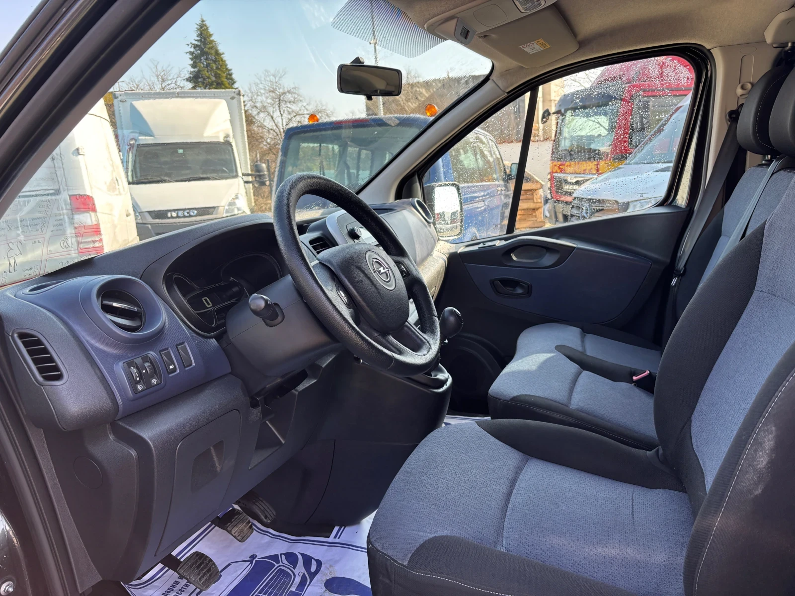 Opel Vivaro 9 МЕСТА КЛИМА MAXI EURO5B , снимка 8 - Бусове и автобуси - 53746345