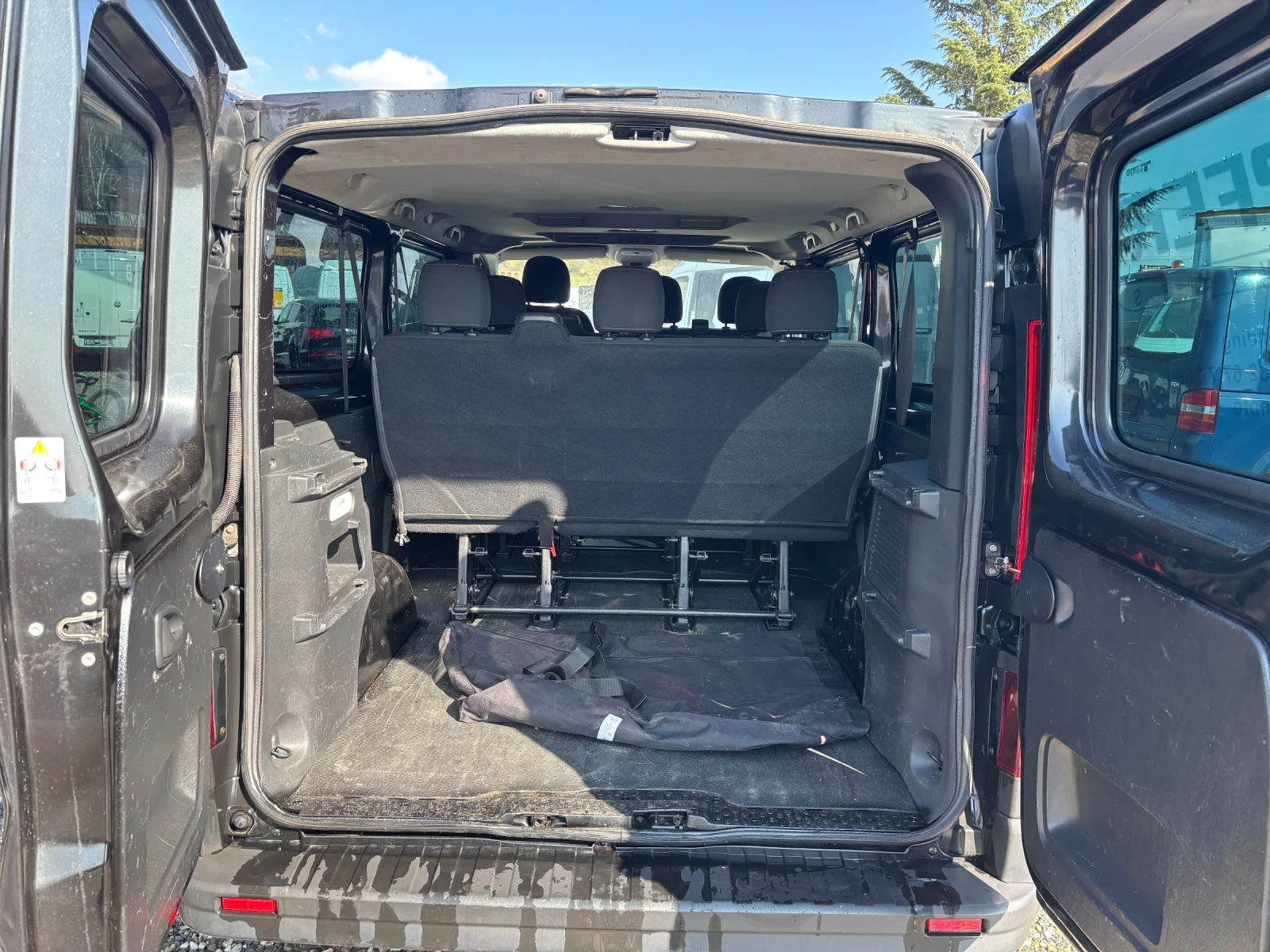 Opel Vivaro 9 МЕСТА КЛИМА MAXI EURO5B , снимка 14 - Бусове и автобуси - 53746345